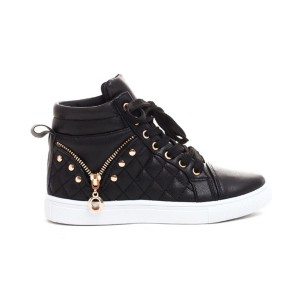 Black sneakers with gold zipper details size 7.5